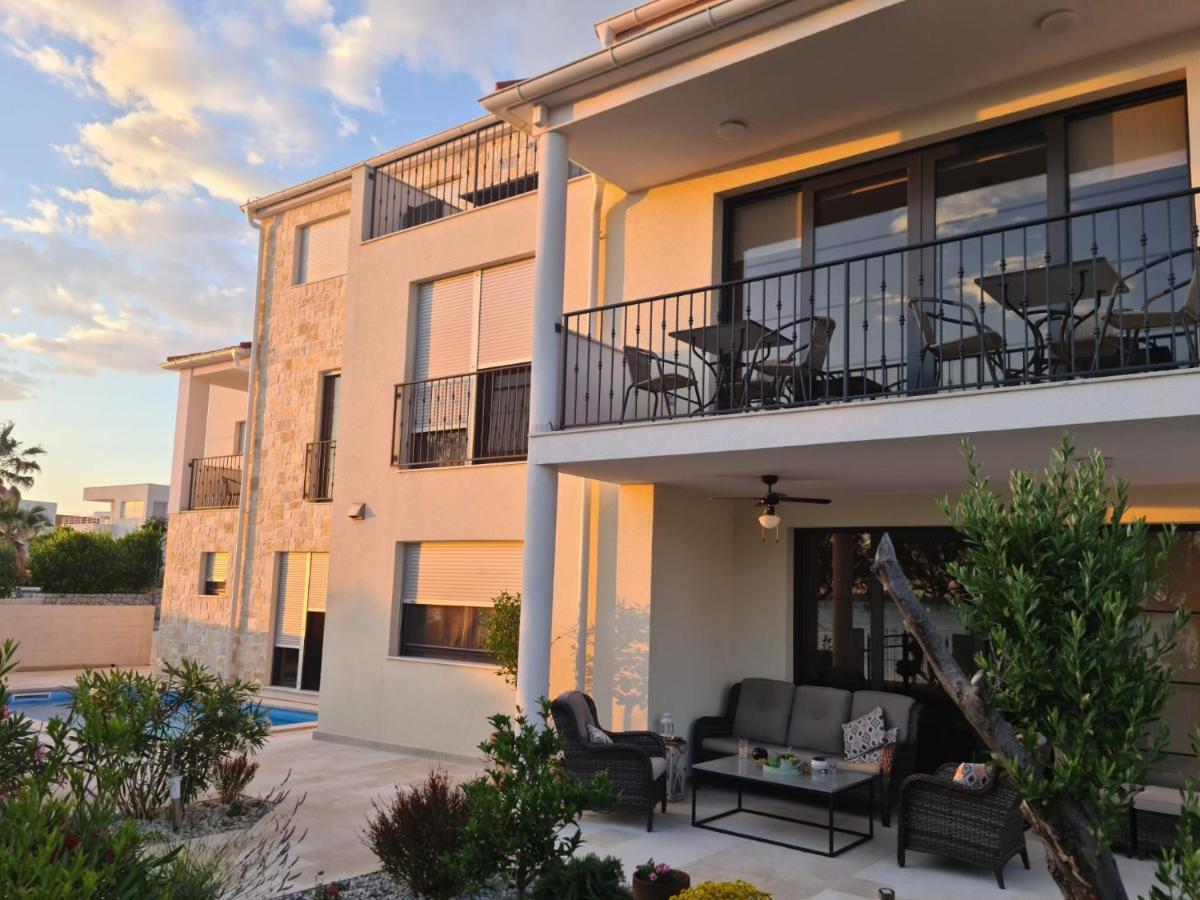 Appartments Akrapovic * Vrsi